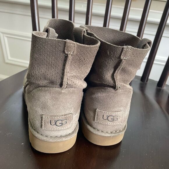 Ugg Women's Classic Unlined Mini Perf Boots Mole Taupe 10 - Picture 6 of 15